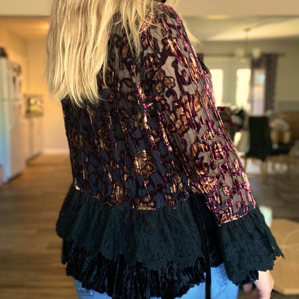 Gorgeous Alberto Makali Cropped Duster Velvet